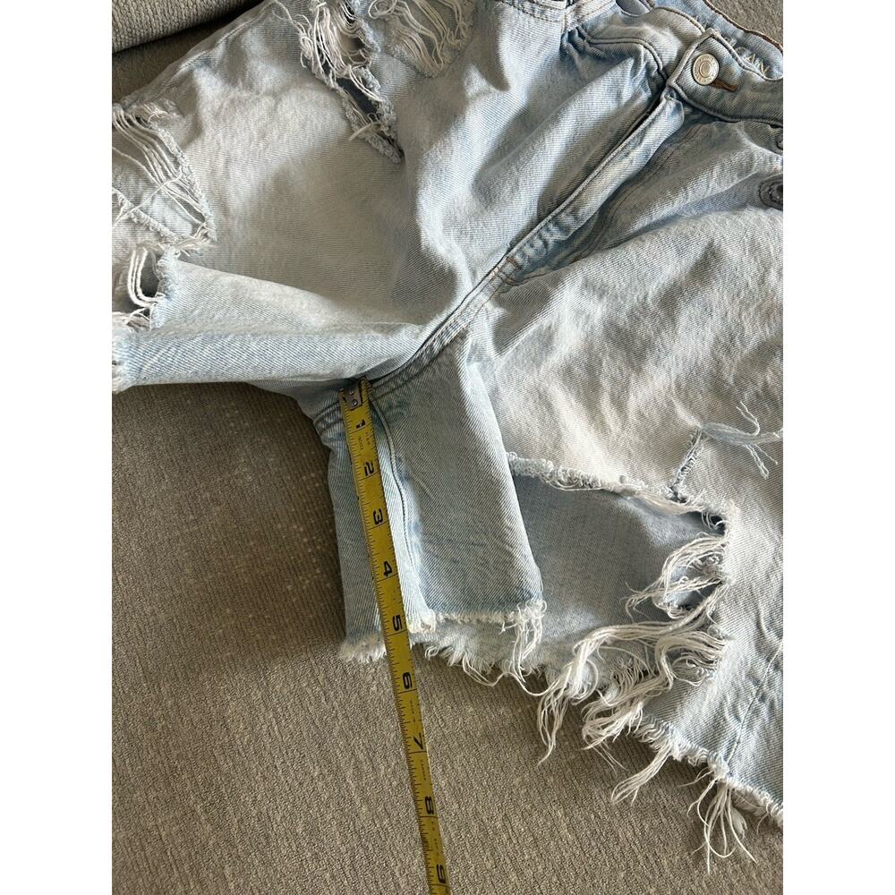 American Eagle Baggy Mom Denim Short 12 Ripped Light Wash - Picture 8 of 16